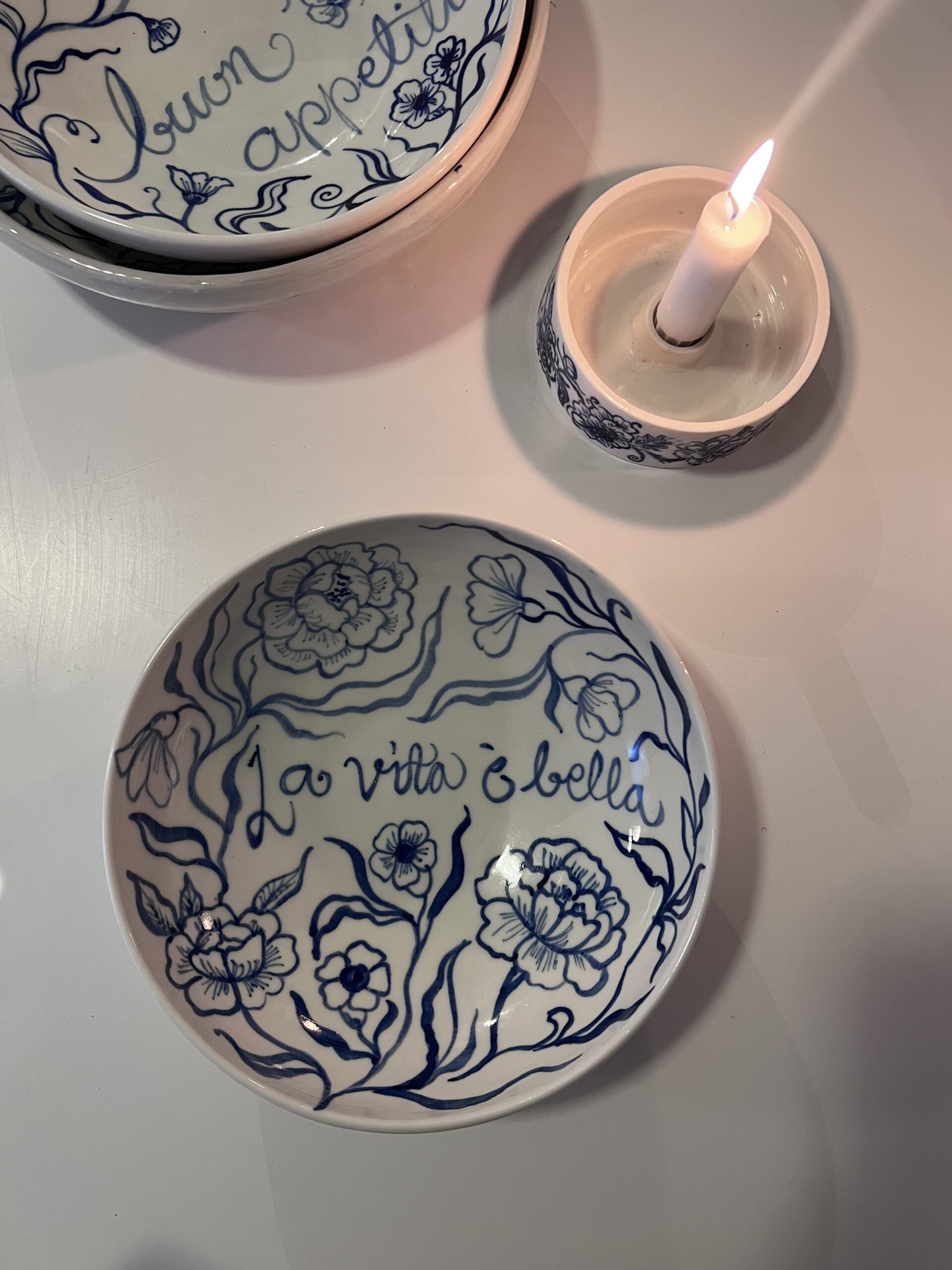 Skål La vita e Bella blåblomster