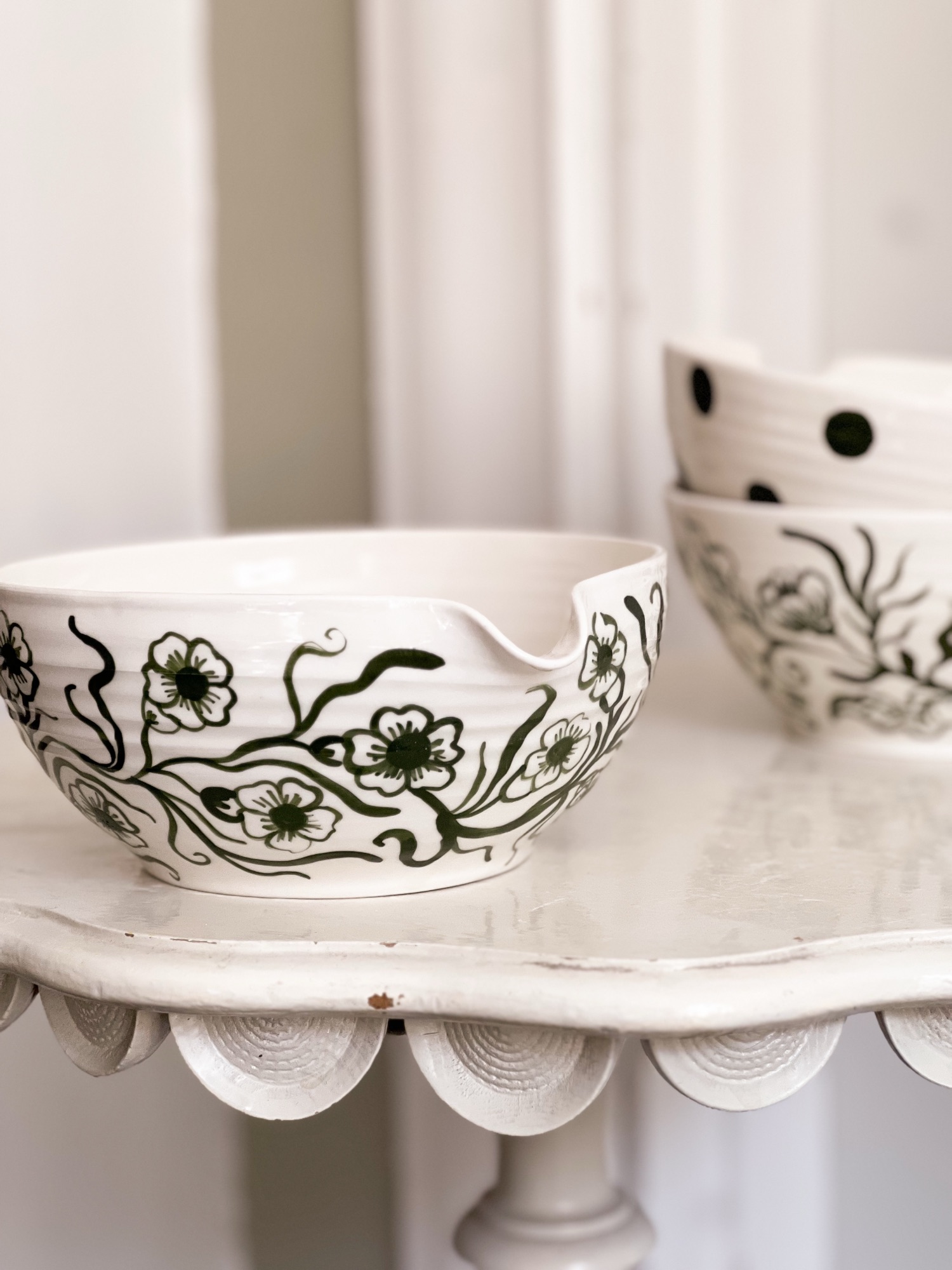 Spilkum stor grön med en vacker blomsterslinga